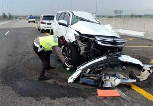 老公车祸身亡真相,痛失爱侣的悲怆历程