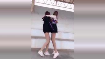 隔着丝袜射姐姐